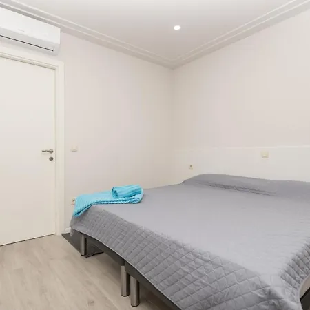 Masson Apartment *